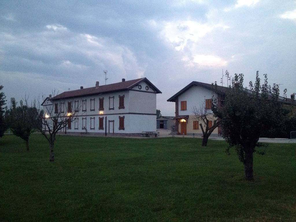 Bed And Breakfast Azienda Agricola Cascina Salazzara 마젠타 외부 사진